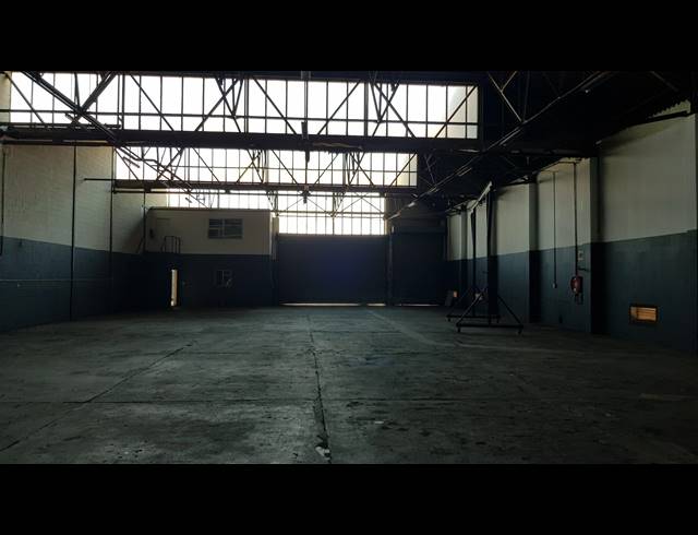 1,360M² FACTORY TO LET IN BLACKHEATH INDUSTRIAL